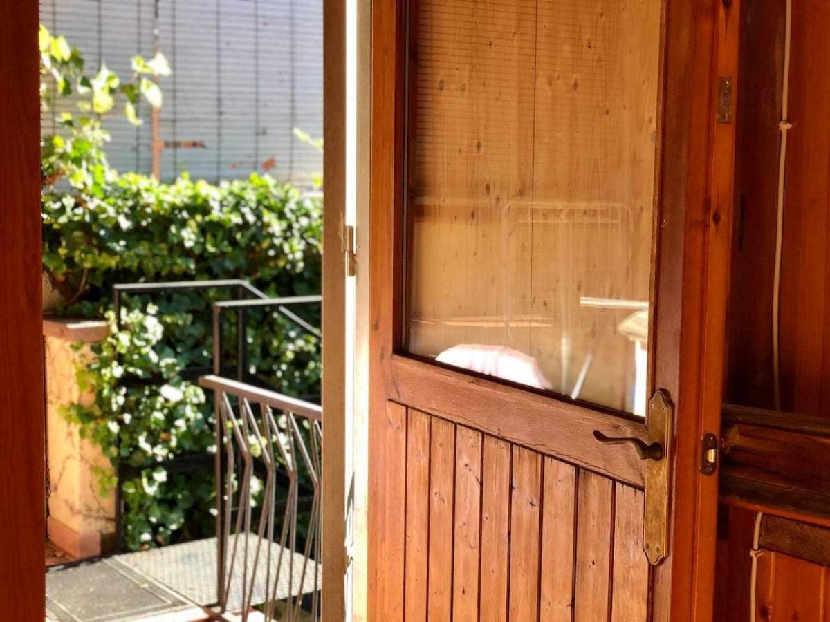 Can Camps Besalu Casa Planta Baja Con Jardin Bagian luar foto