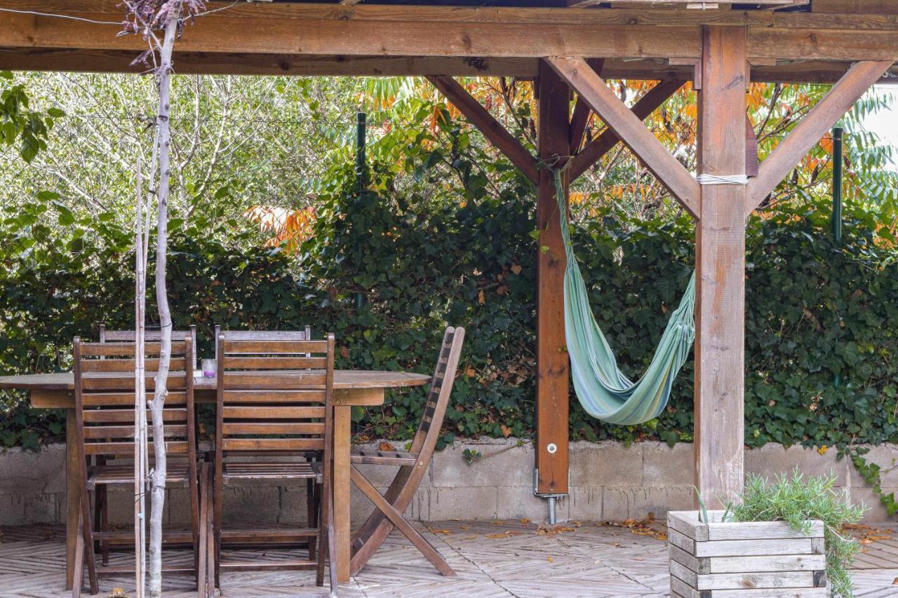 Can Camps Besalu Casa Planta Baja Con Jardin Bagian luar foto