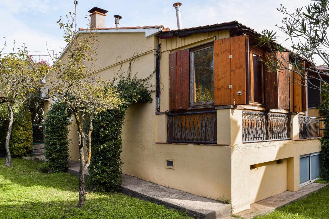 Can Camps Besalu Casa Planta Baja Con Jardin Bagian luar foto