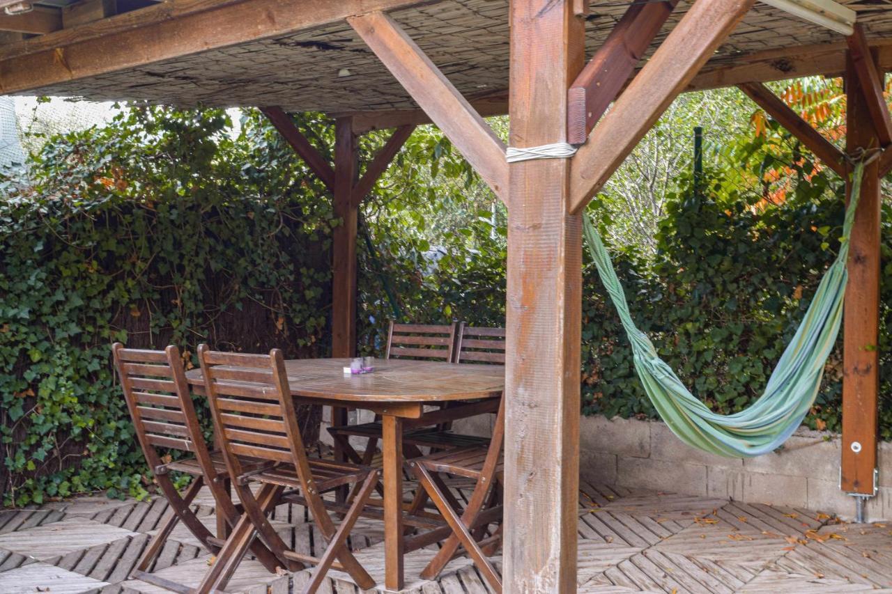 Can Camps Besalu Casa Planta Baja Con Jardin Bagian luar foto