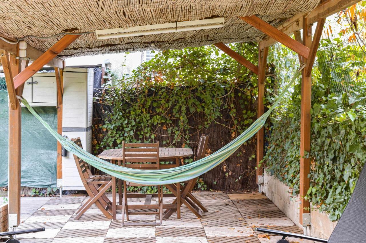Can Camps Besalu Casa Planta Baja Con Jardin Bagian luar foto