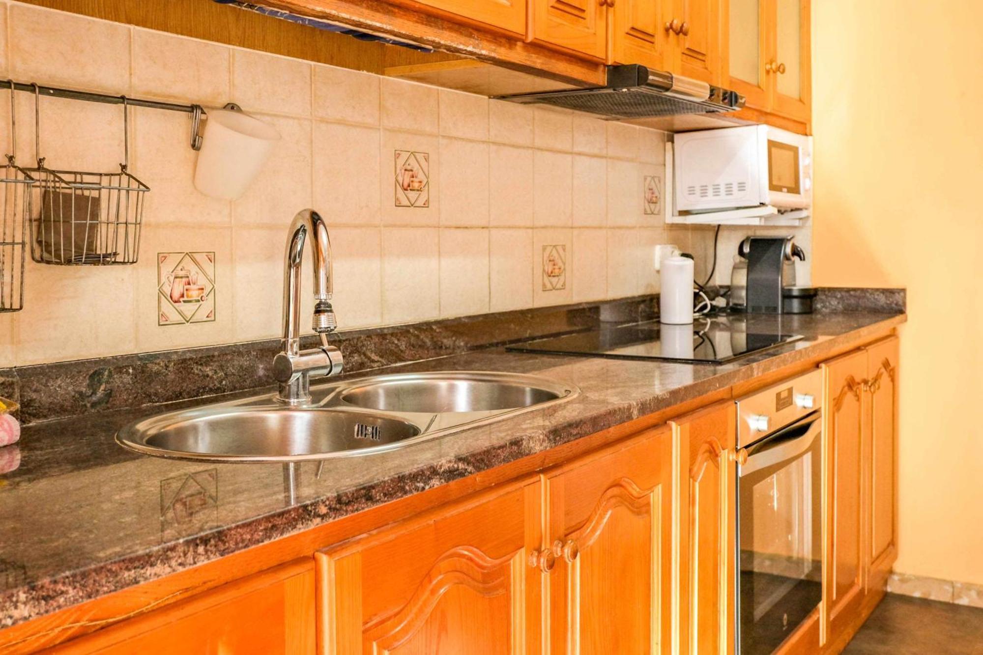 Can Camps Besalu Casa Planta Baja Con Jardin Bagian luar foto