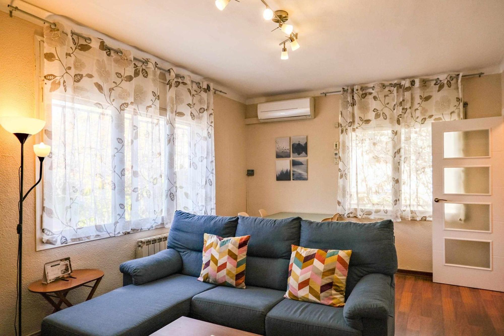 Can Camps Besalu Casa Planta Baja Con Jardin Bagian luar foto